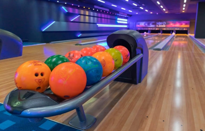 BOWLING
